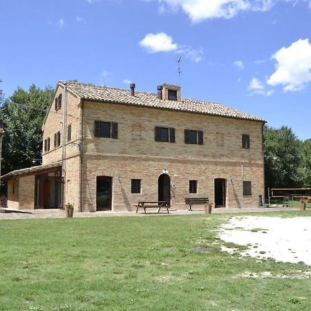 Gasthaus Agriturismo Forestale Luti Treia Exterior foto