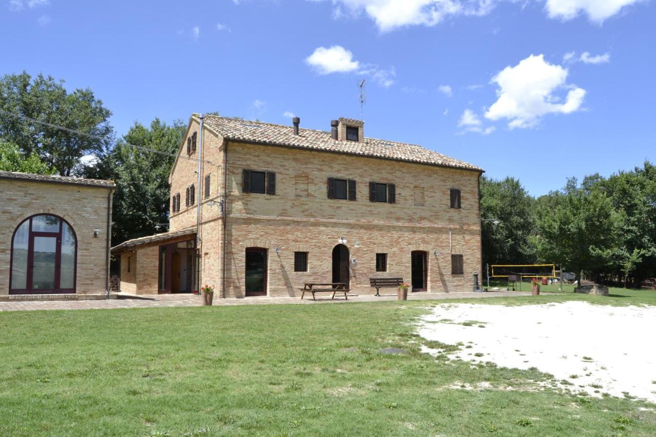 Gasthaus Agriturismo Forestale Luti Treia Exterior foto